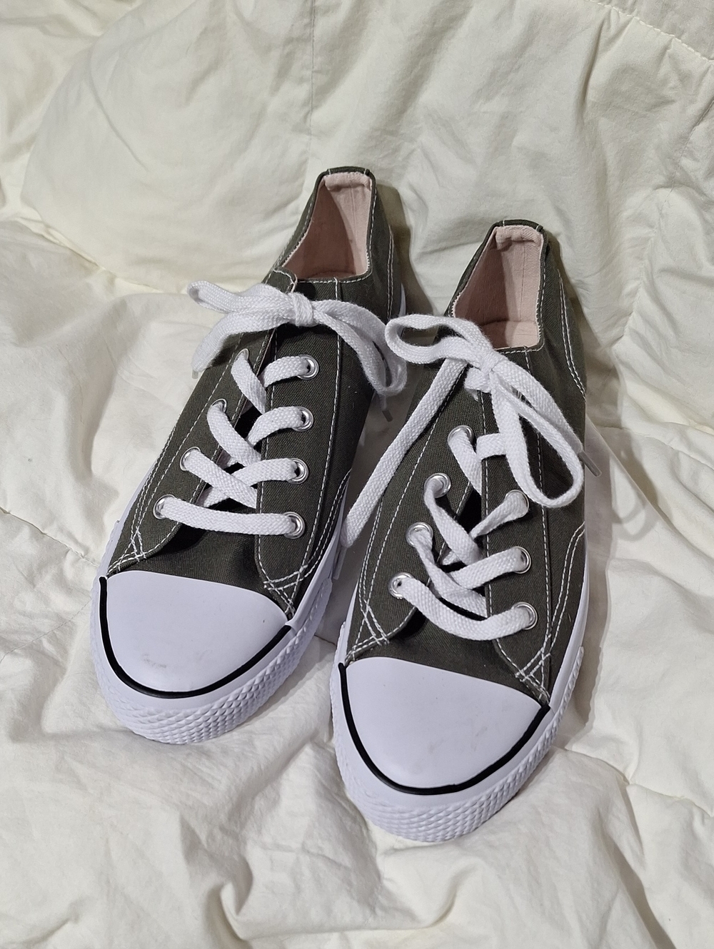 Womens Canvas Airwalk Lace-Up Sneakers in Olive Green